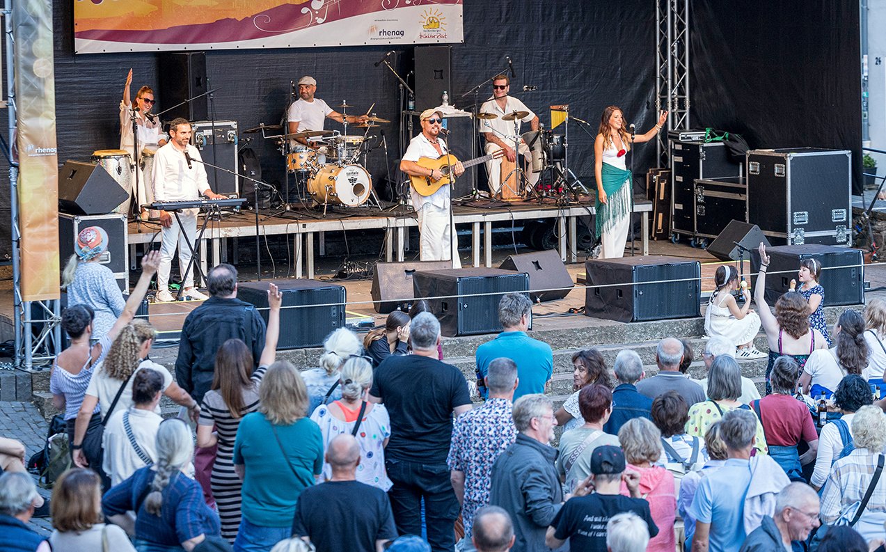 Charly Gitanos Band auf einem Festival